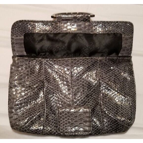 BCBG Generation Clutch Bag Faux Snake Reptile Print Handbag Purse Clutch - EUC - Picture 4 of 8
